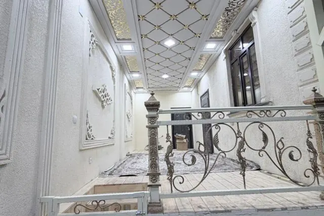 8-комн. дом, 240 м², Шоҳмансур, Душанбе (Шоҳмансур)