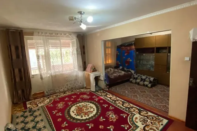 4-комн. квартира, 80 м², 3/3 эт., Фирдавси, Душанбе (Фирдавси)