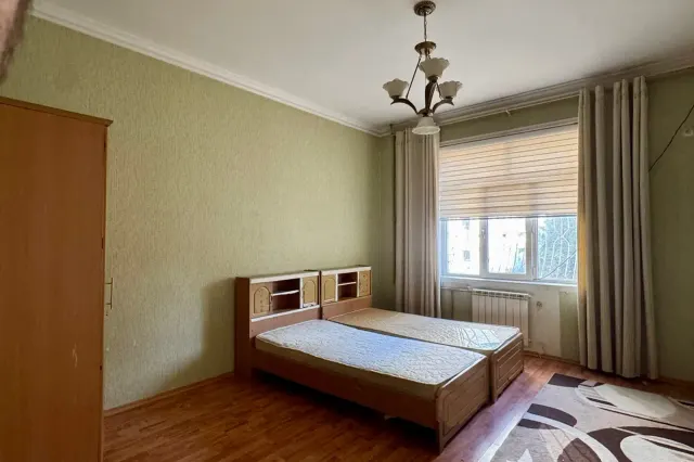 3-комн. квартира, 112 м², 3/3 эт., Шоҳмансур, Душанбе (Шоҳмансур)