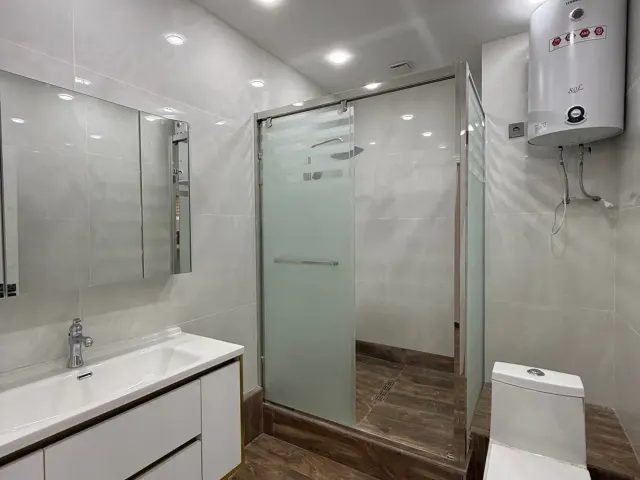 3-комн. квартира, 140 м², 13/13 эт., И.Сомонӣ, Душанбе (И.Сомонӣ)
