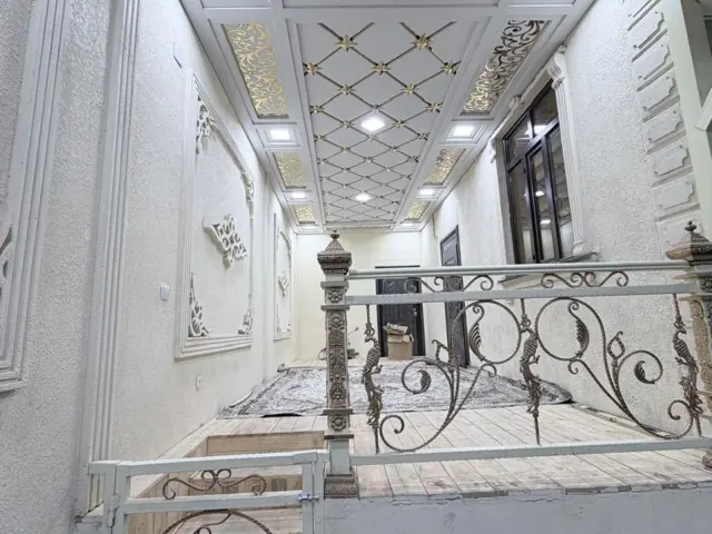 8-комн. дом, 240 м², Шоҳмансур, Душанбе (Шоҳмансур)