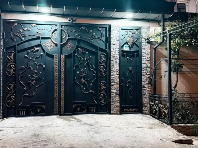 8-комн. дом, 240 м², Шоҳмансур, Душанбе (Шоҳмансур)