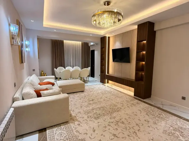 3-комн. квартира, 95 м², 12/12 эт., Шоҳмансур, Душанбе (Шоҳмансур)