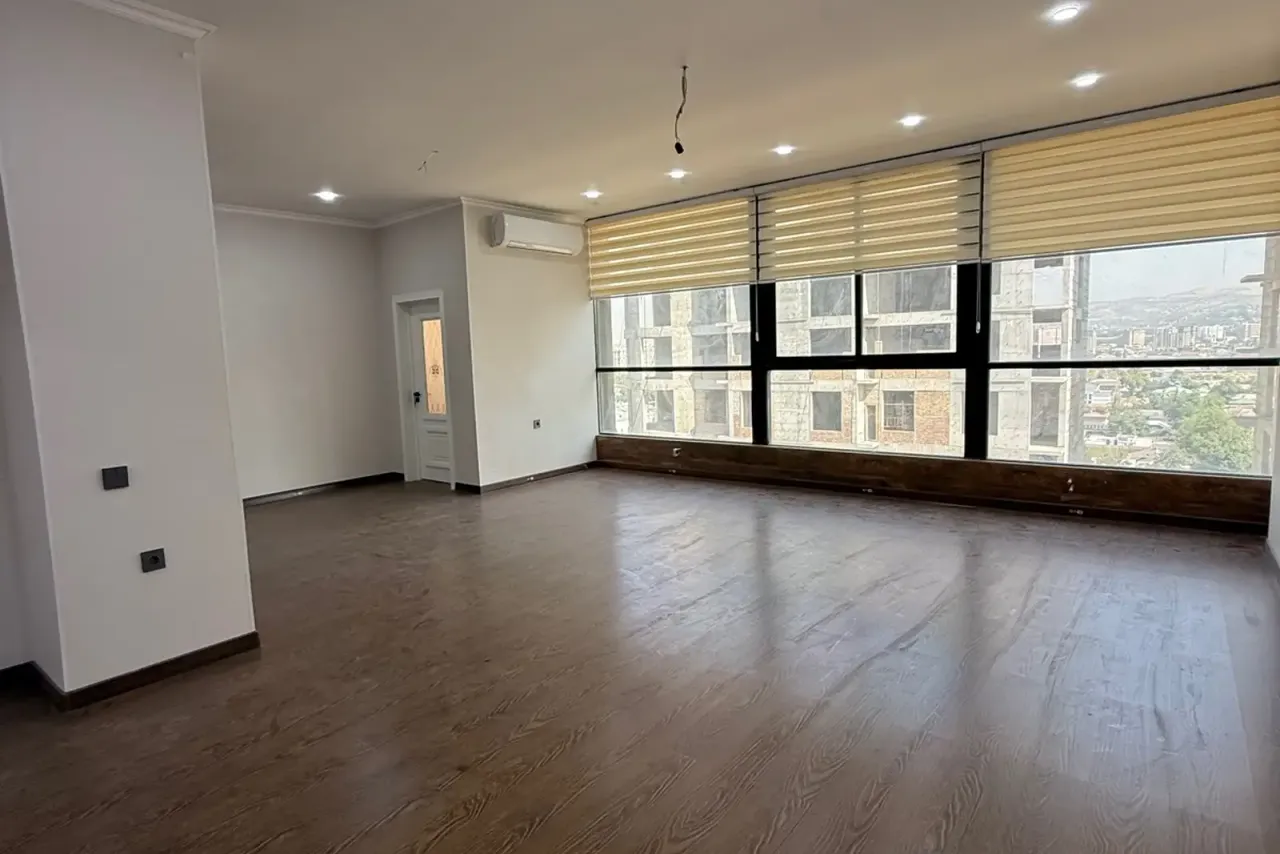 3-комн. квартира, 140 м², 13/13 эт., И.Сомонӣ, Душанбе (И.Сомонӣ)