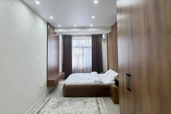 2-комн. квартира, 87 м², 4/9 эт., Шоҳмансур, Душанбе (Шоҳмансур)