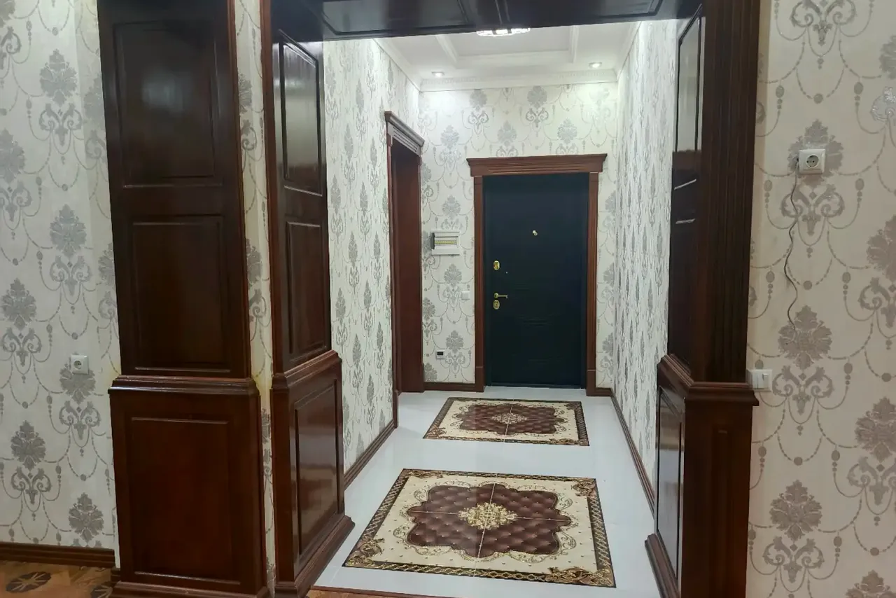 3-комн. квартира, 140 м², 10/10 эт., И.Сомонӣ, Душанбе (И.Сомонӣ)